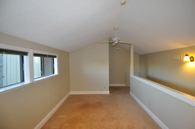 Building Photo - 13017 Lincoln Way