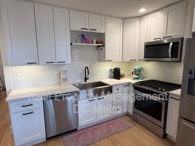 Building Photo - 1711 Lang Pl NE