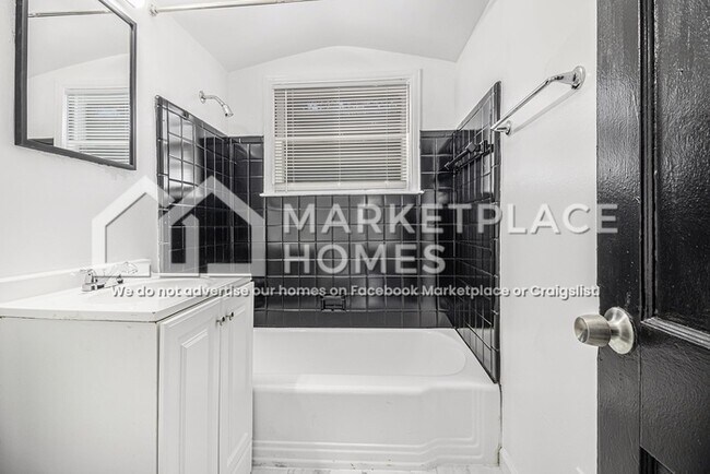 Building Photo - 16487 Edmore Dr