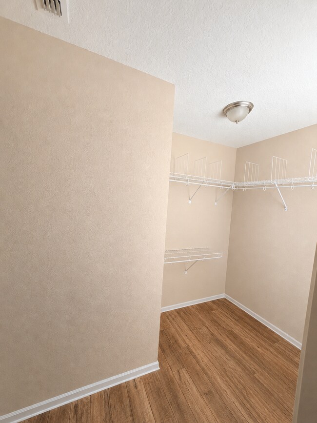 Building Photo - 7340 Townsend Village Ln