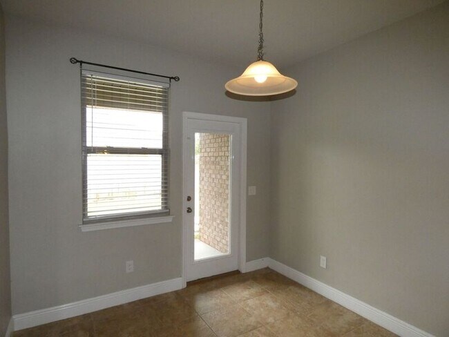 Building Photo - 5355 Dalton Cir