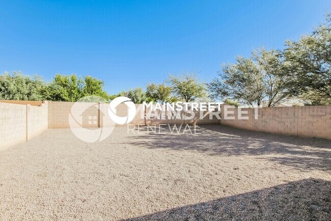 Building Photo - 6 Bedroom Pet-Friendly Home in Tolleson, AZ with Main Street Renewal