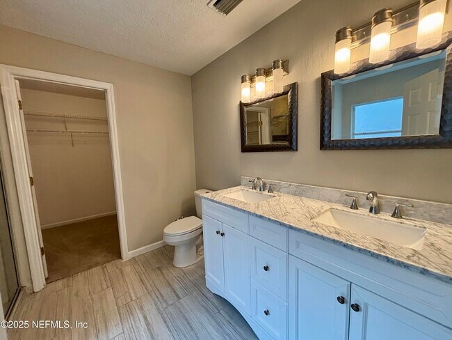 Building Photo - 9612 Clinton Corners Dr