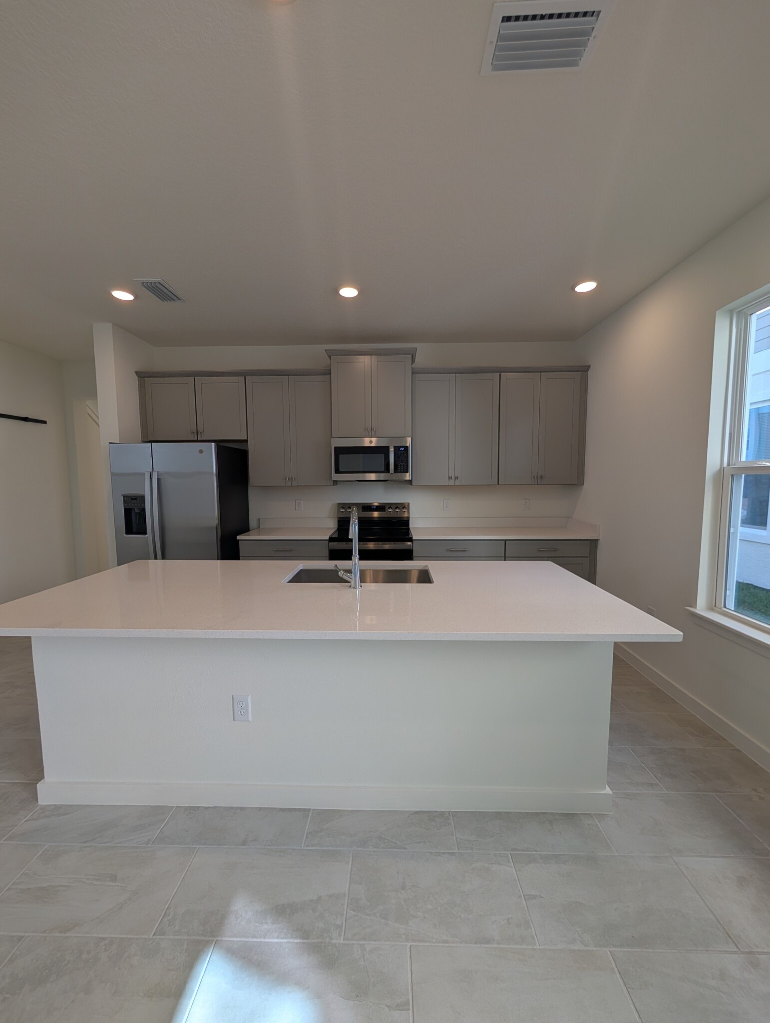 Building Photo - 1967 Iorio St