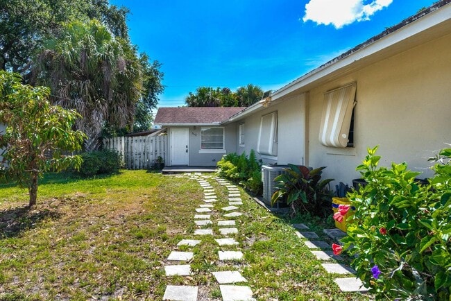 Primary Photo - 8642 Sunset Dr