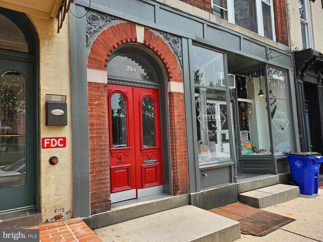 Building Photo - 334 N Market St