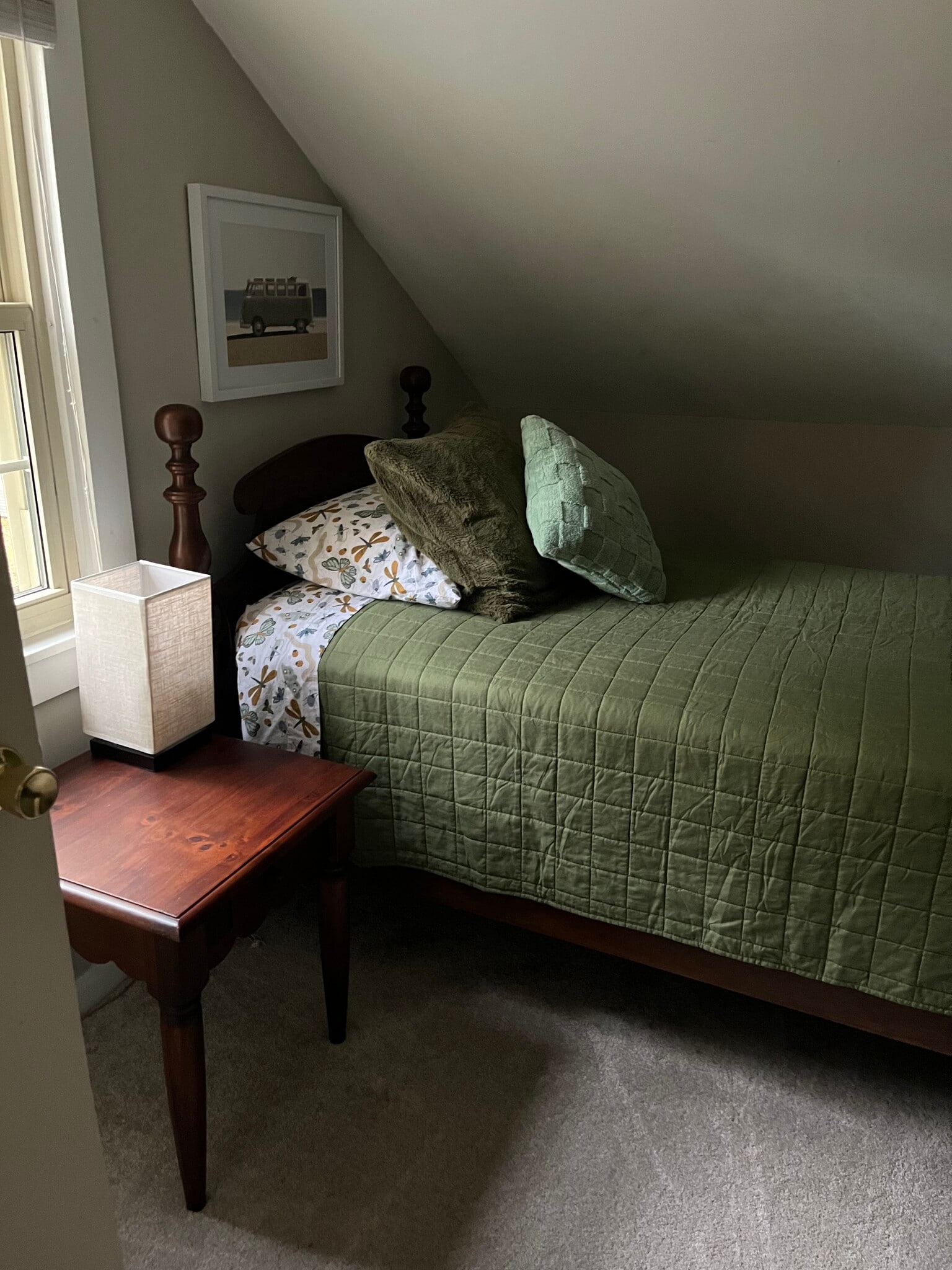 The second bedroom has a twin bed, dresser, and small worktable/desk. - 11 Kellogg St