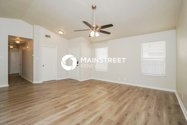 Building Photo - 3 Bedroom Pet-Friendly Home in SAN ANTONIO, TX with Main Street Renewal