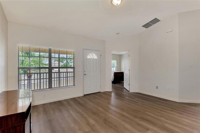 Building Photo - 400 Mirabella Cir