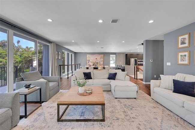 Building Photo - 640 NE 17th Way