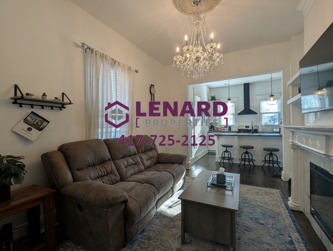 Building Photo - Beautiful And Spacious 3 Bedroom Home!