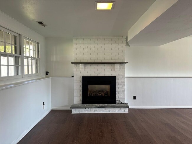 Building Photo - 11 Pocono Rd