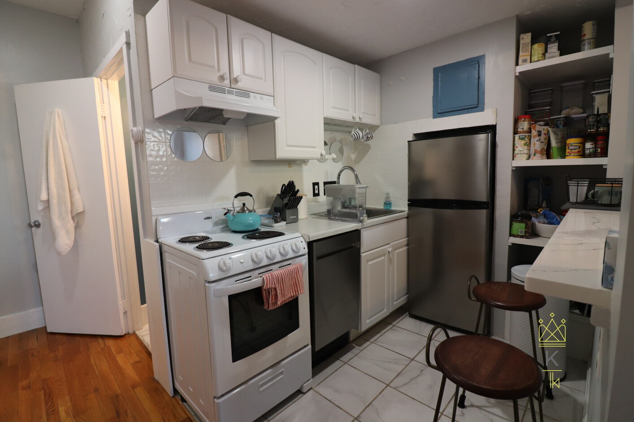 Building Photo - 39 Irving St