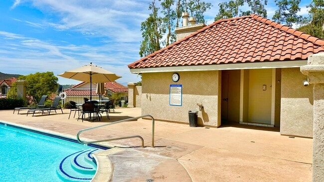 Building Photo - Beautifully Updated Single-Story Home in t...