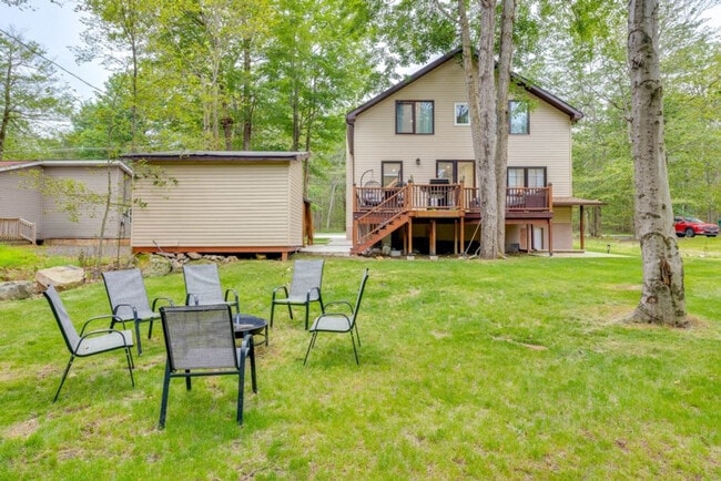 Building Photo - 2135 Rosemont Dr