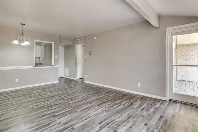 Building Photo - 2704 S Cockrell Hill Rd