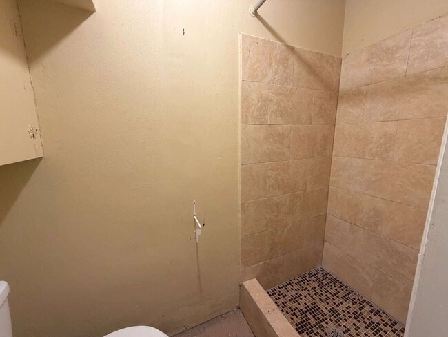 Building Photo - New Port Richey Home with Cozy 970 Sq Ft Layout!