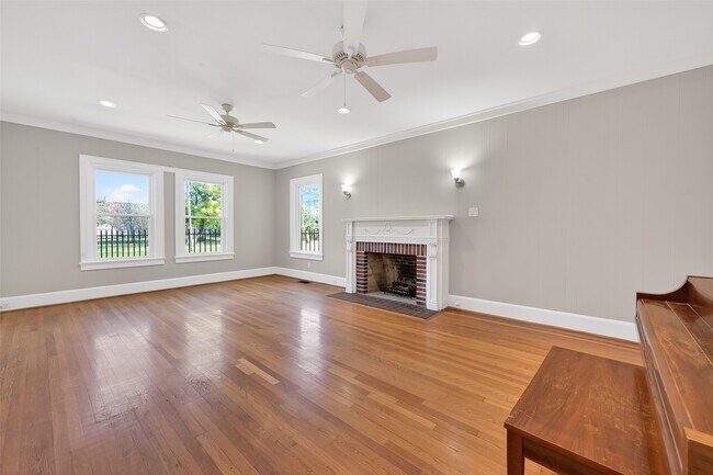 Building Photo - 3410 Austin St