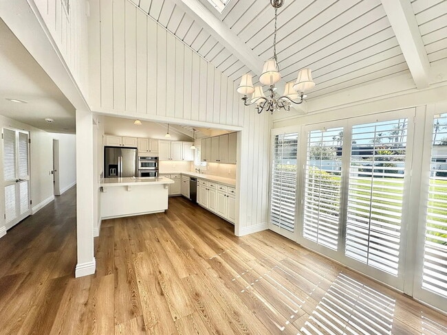 Building Photo - "Charming 3-Bed Oasis with 2 Full Baths in Prestigious Rancho Santa Fe!"