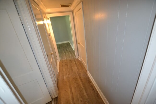 Building Photo - Updated, 3 bedroom, 2 bath home on treed l...