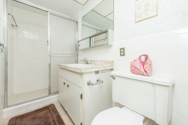 Building Photo - 331 Tequesta Dr