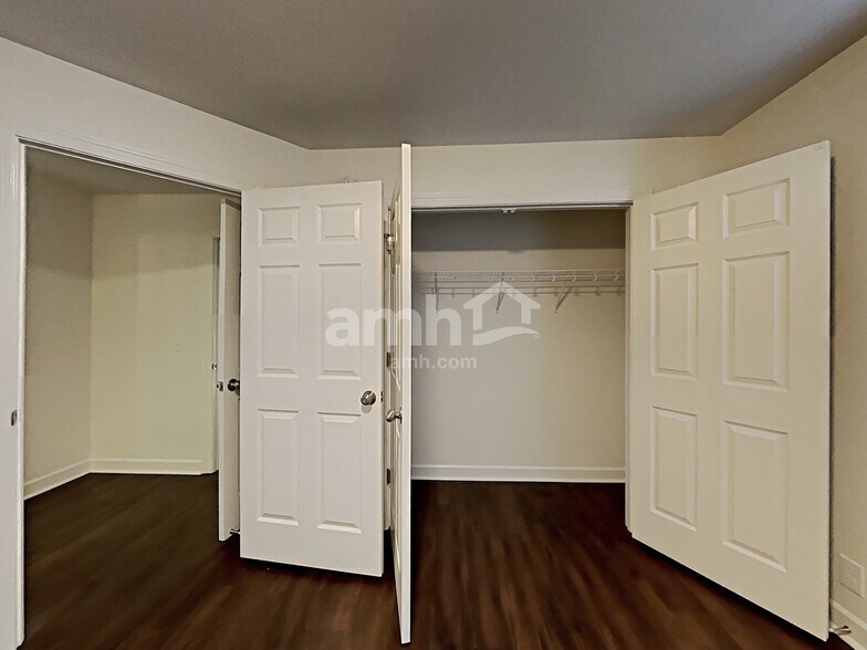 Building Photo - 3043 Holderwood Dr