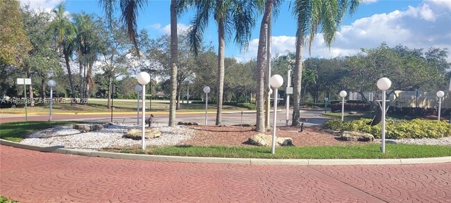 Building Photo - 12400 Vista Isles Dr