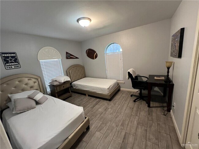 Building Photo - 23 S 24th St