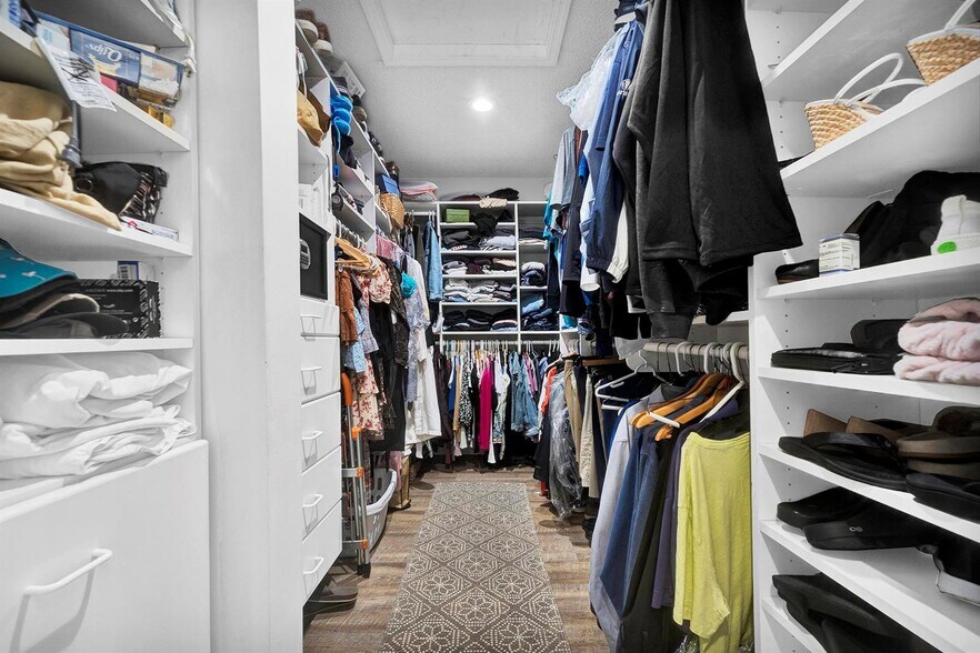 Building Photo - 1546 Yellowheart Way