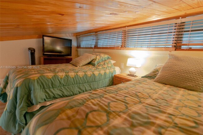 Building Photo - 87200 Overseas Hwy