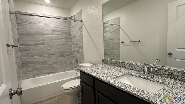 Building Photo - 1209 Lehmann Dr