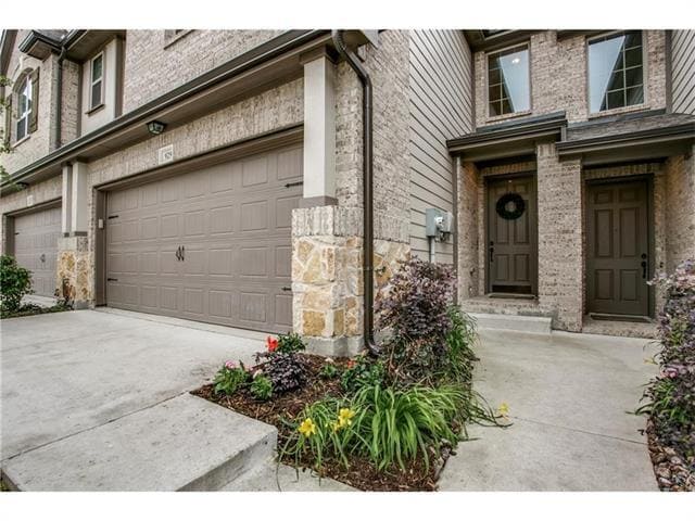 Building Photo - 929 Jamesville Ln