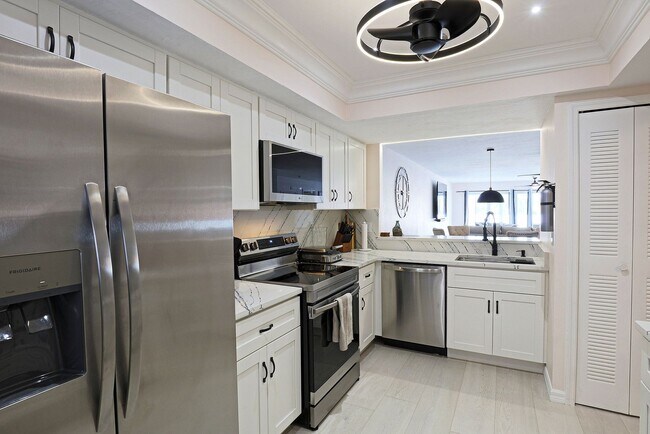 Building Photo - 11921 Seabreeze Cove Ln