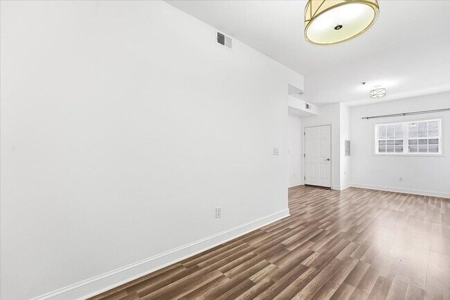 Building Photo - 318 54th St