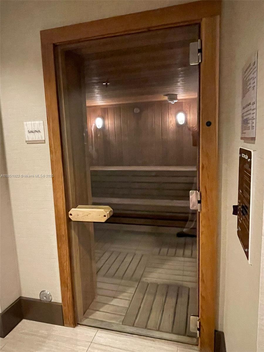 Building Photo - 5252 NW 85th Ave