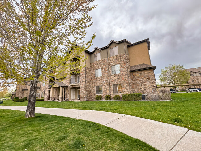 Building Photo - 248 S 550 W