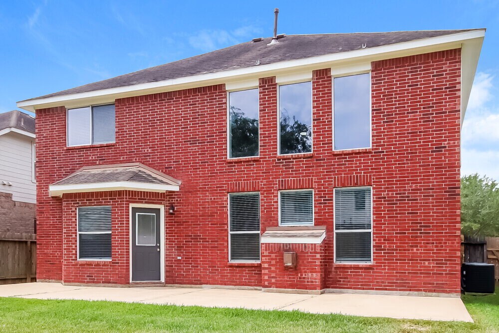 Building Photo - 13707 Broad Oaks Ln