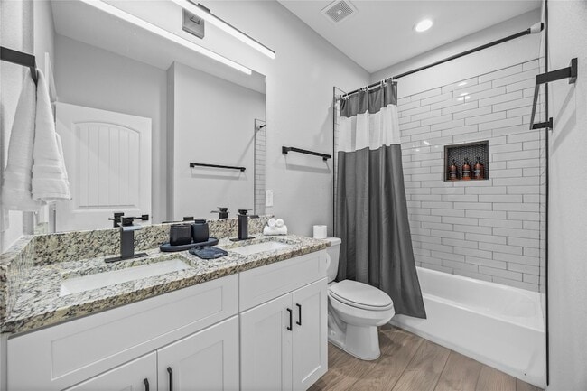 Building Photo - 7418 Mount St