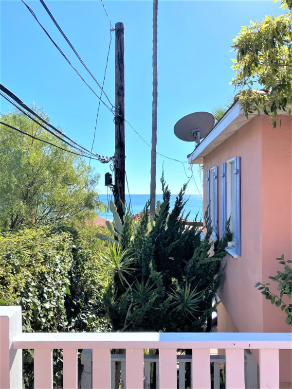 Building Photo - 273 Lower Cliff Dr