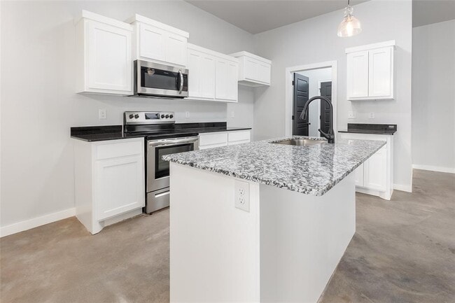 Building Photo - 13324 Springcreek Dr