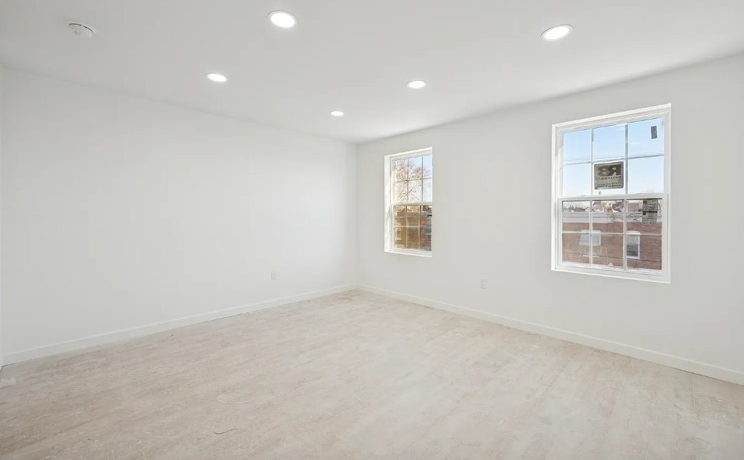 Building Photo - 51 Farson St