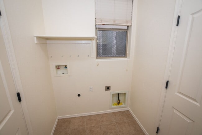 Building Photo - 1604 Laguna Nigel Dr