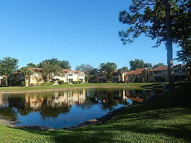 Building Photo - 4855 Via Palm Lakes