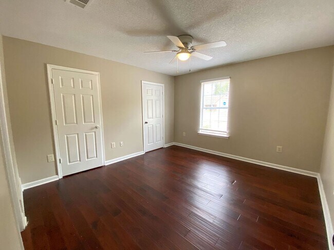 Building Photo - 3 bed, 2 bath in Millington