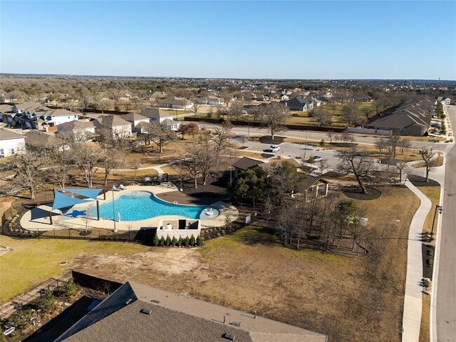 Building Photo - 105 Riverhill Dr