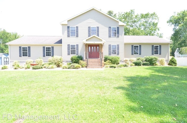 Primary Photo - 4 br, 2.5 bath House - 92 Forrest Road