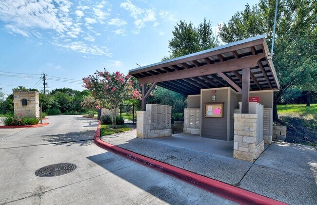 Building Photo - 3101 Davis Ln