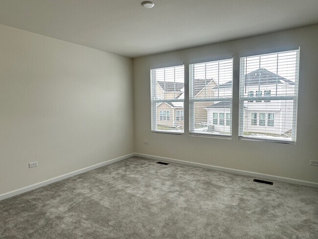 Building Photo - 5922 Hawkweed Dr