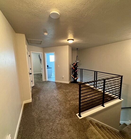 Building Photo - 15073 S Wild Horse Way