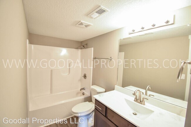 Building Photo - 4 br, 3 bath House - 1004 Warren St